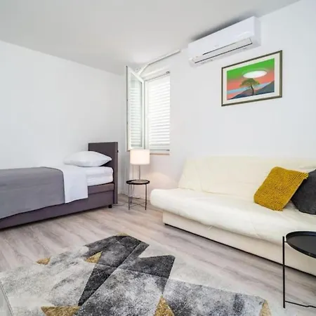 Appartement Petra & Iva - One Bedroom With Balcony